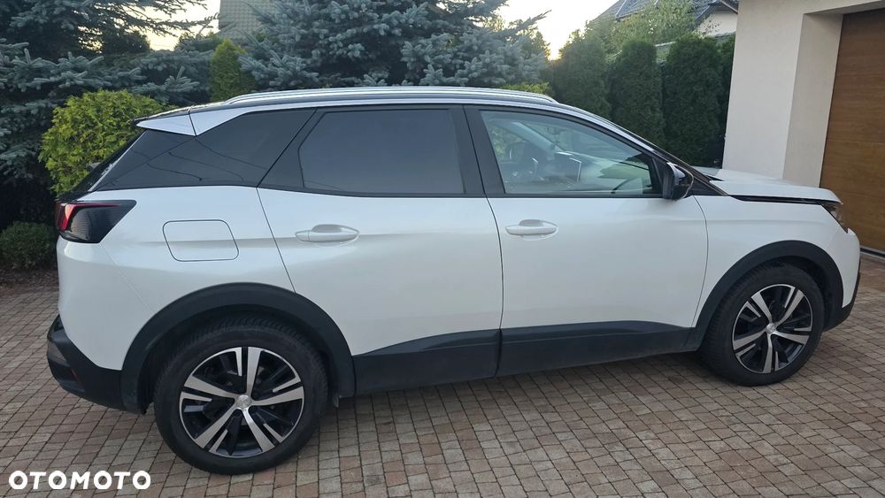 Peugeot 3008 1.2 PureTech Allure S&S - 9