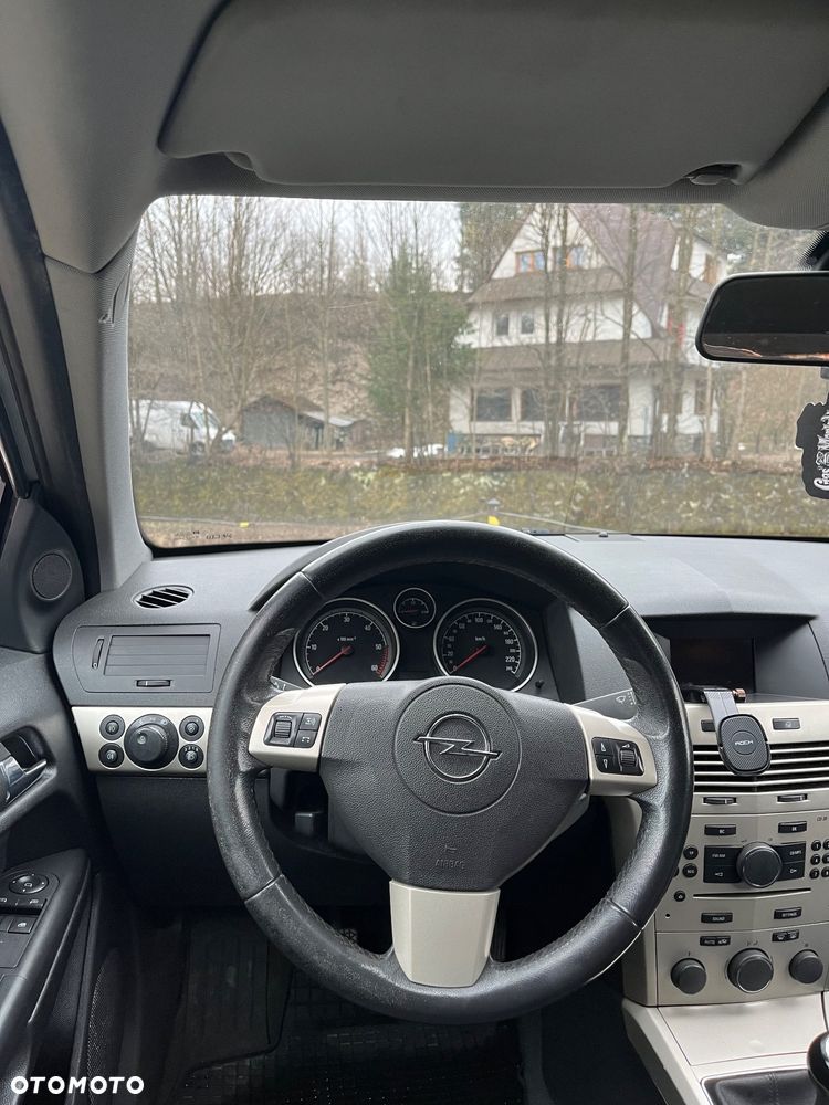 Opel Astra 1.3 CDTI Essentia - 13