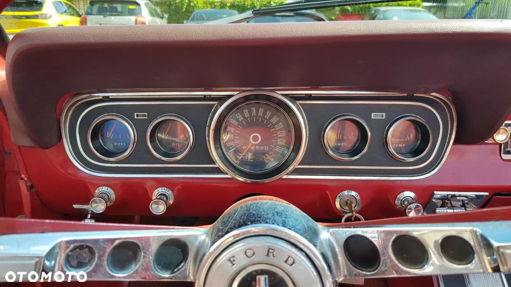 Ford Mustang - 13