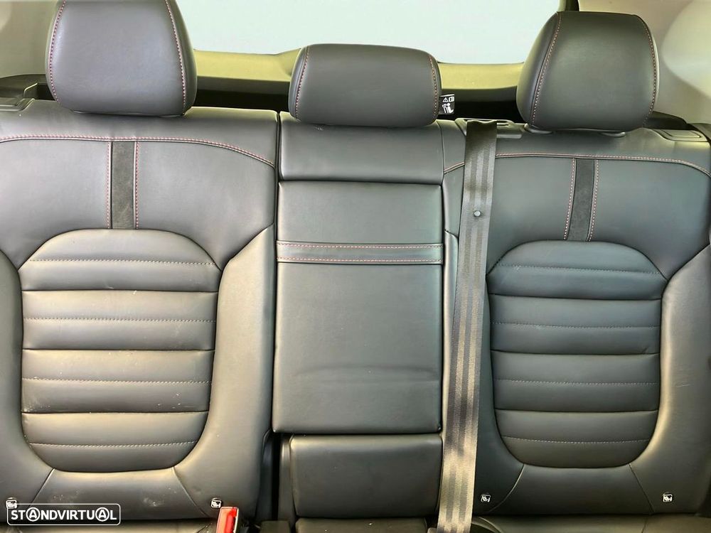 MG EHS 1.5 T-GDI Plug-in Hybrid Luxury - 17