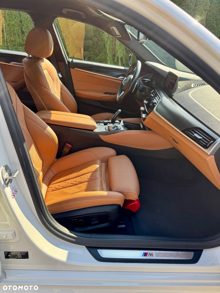 BMW Seria 5 520d M Sport - 16
