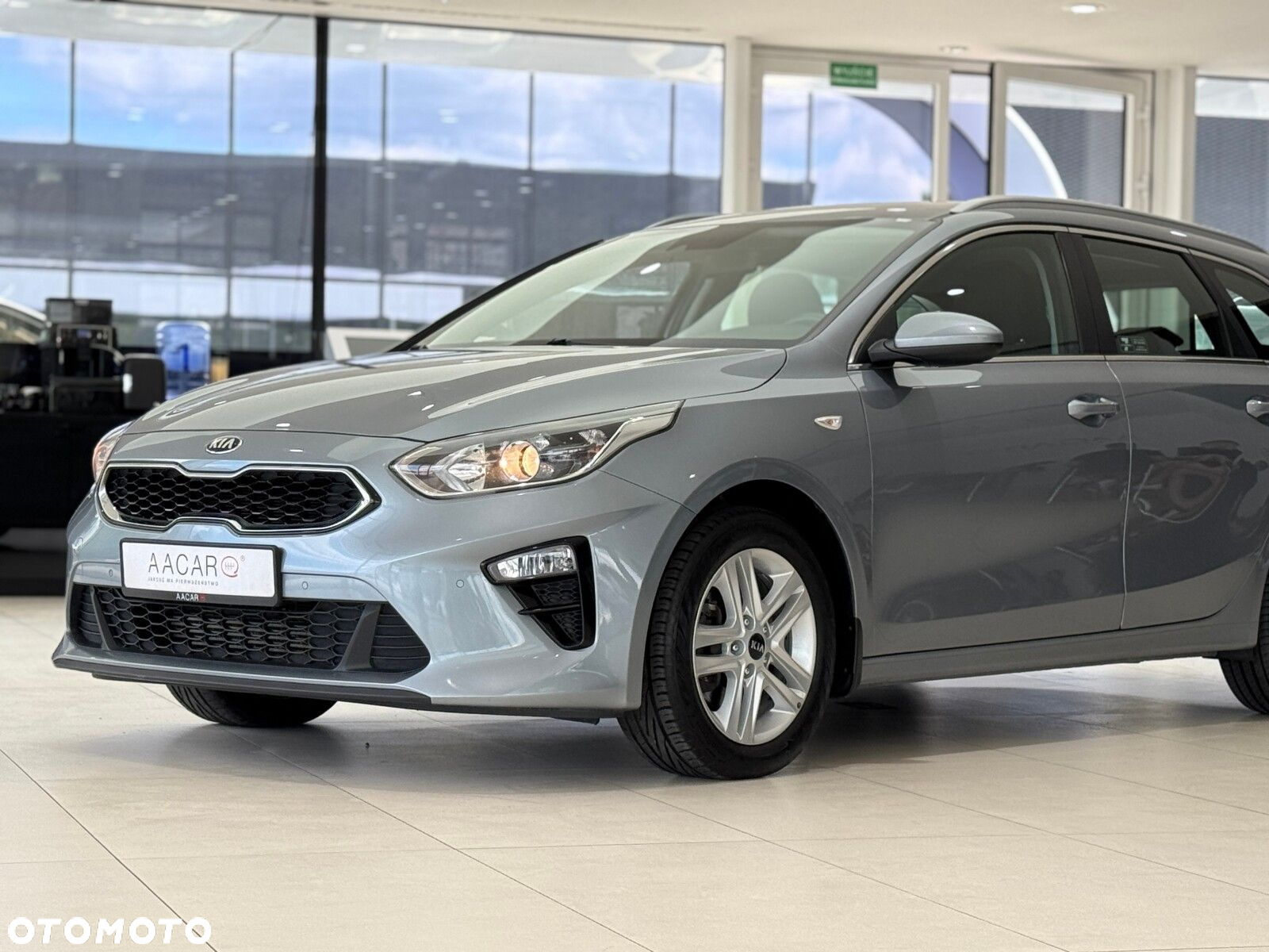 Kia Ceed - 38