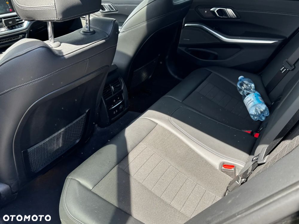 BMW Seria 3 320d Sport Line Shadow - 18