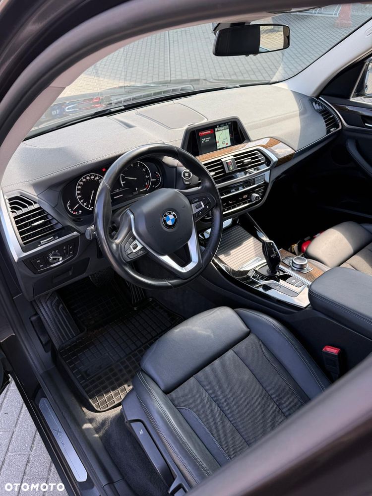 BMW X3 xDrive20i Advantage - 9
