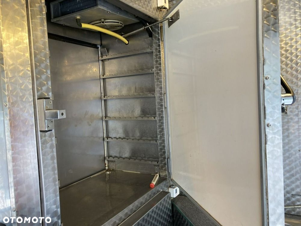Mercedes-Benz Sprinter - 19