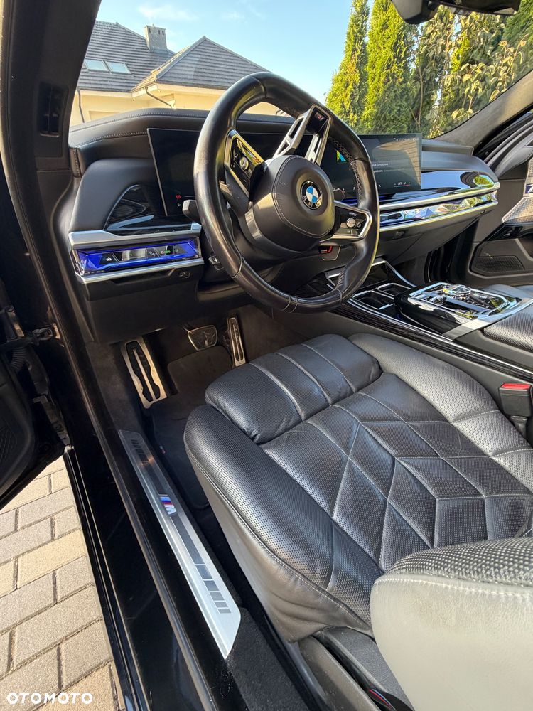 BMW Seria 7 - 8