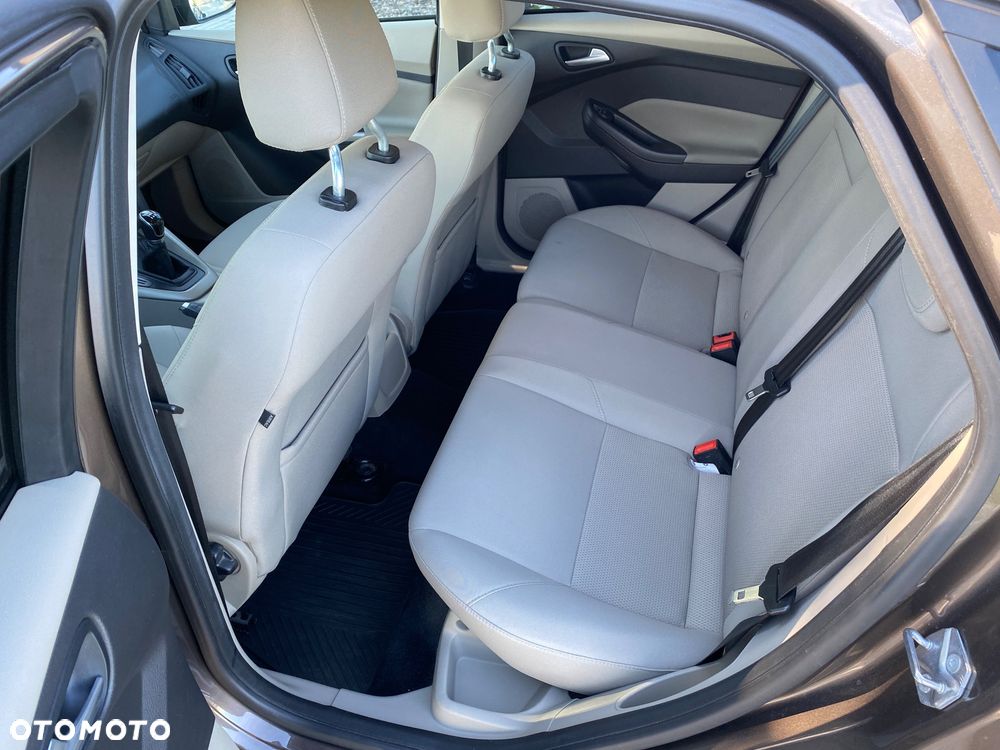 Ford Focus 1.6 Trend - 16