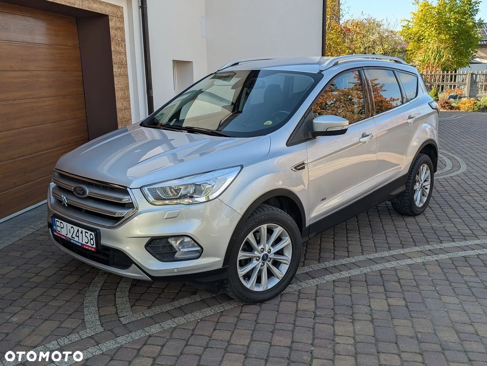 Ford Kuga - 1
