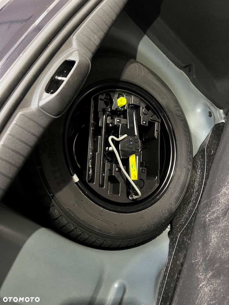 Peugeot 208 - 22