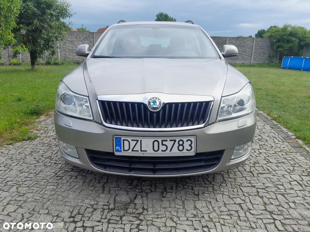 Skoda Octavia 2.0 TDI DSG Elegance - 1