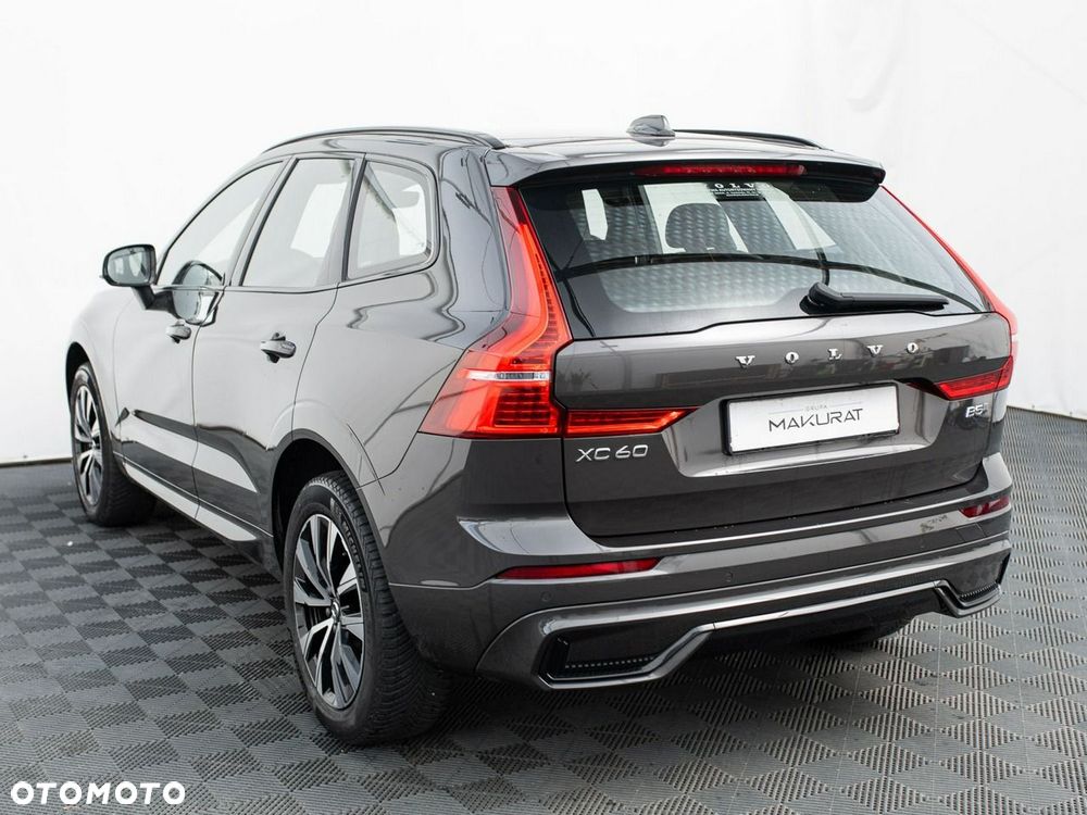 Volvo XC 60 B5 B AWD Plus Dark - 5
