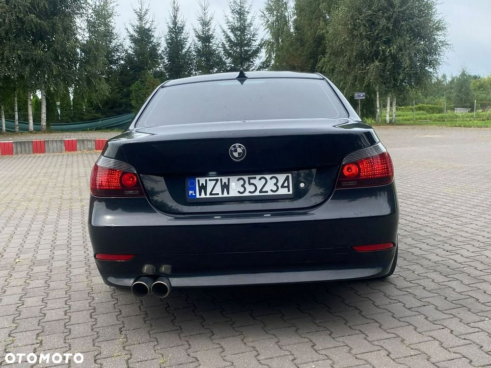 BMW Seria 5 545i - 11