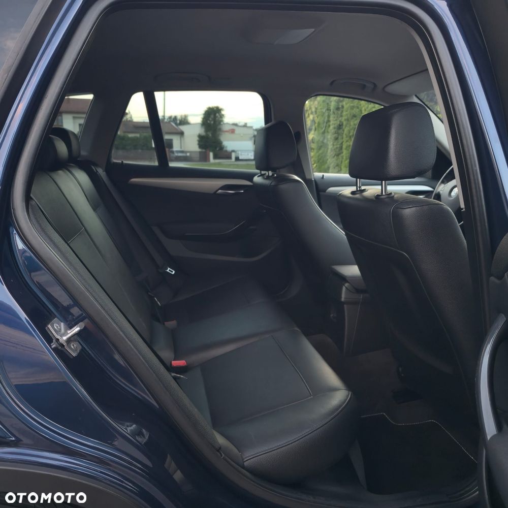 BMW X1 sDrive18d xLine - 24