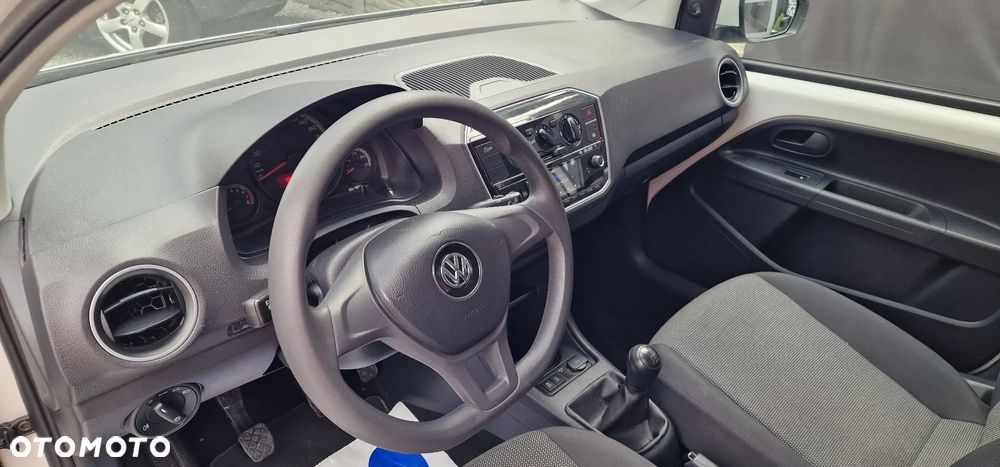 Volkswagen up! (BlueMotion Technology) move - 11