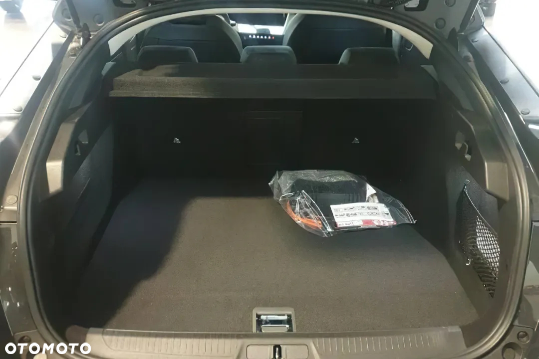 Peugeot 408 - 11