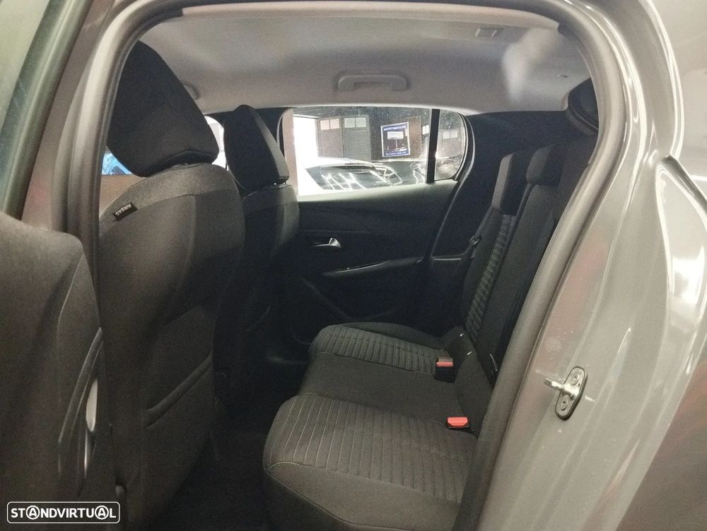 Peugeot 208 1.2 PureTech Active Pack - 11