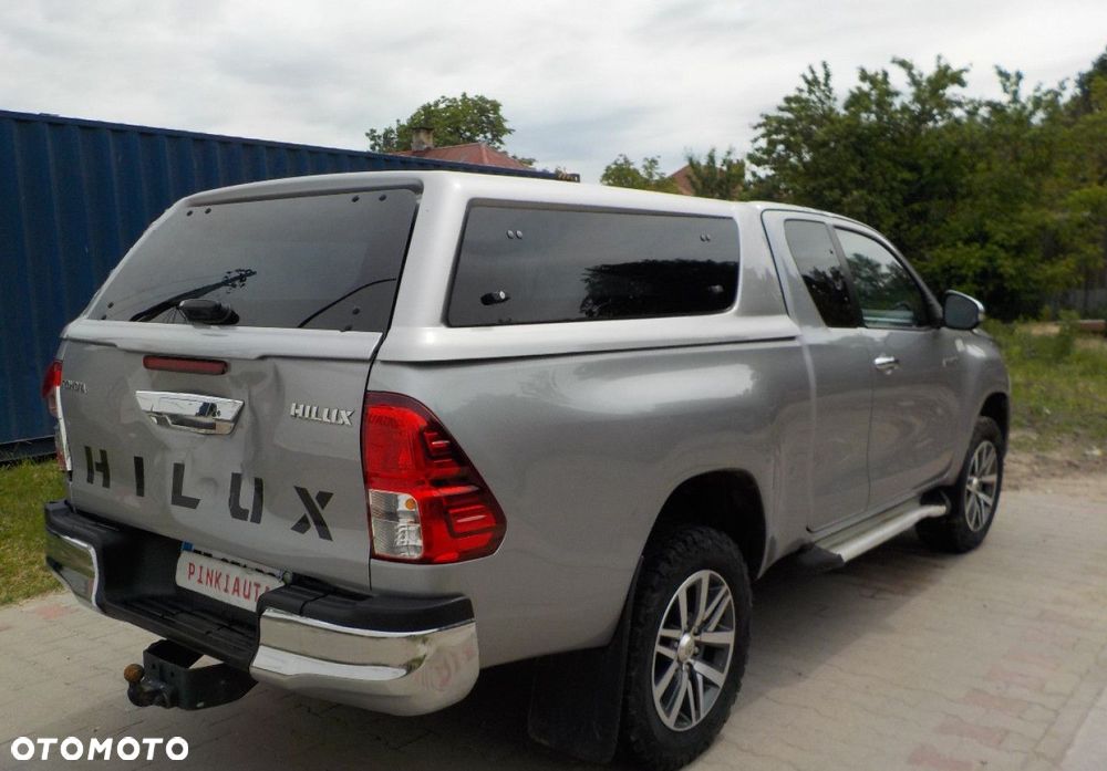 Toyota Hilux - 12