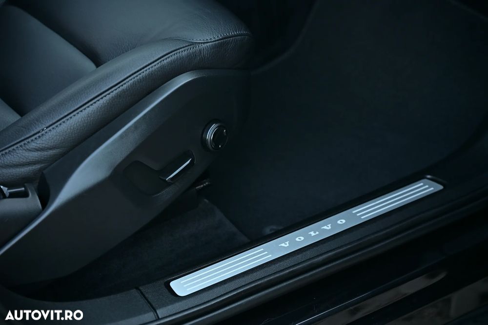Volvo XC 60 D5 AWD Geartronic Momentum - 19