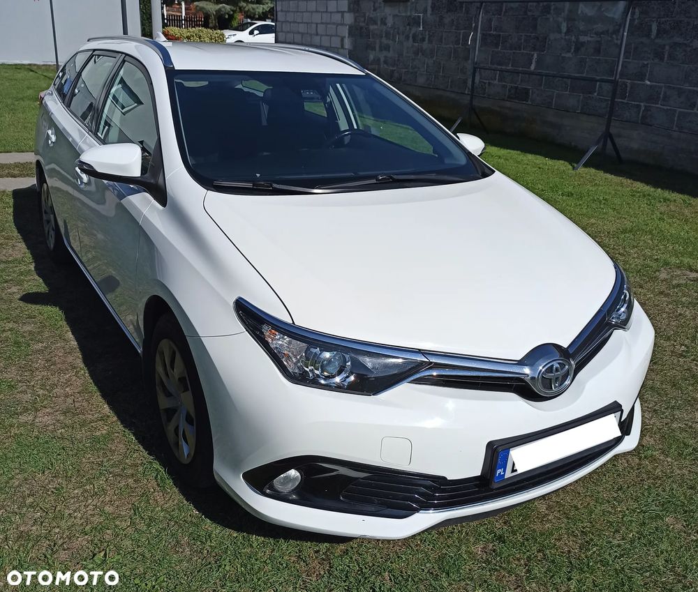 Toyota Auris 1.6 Premium - 1