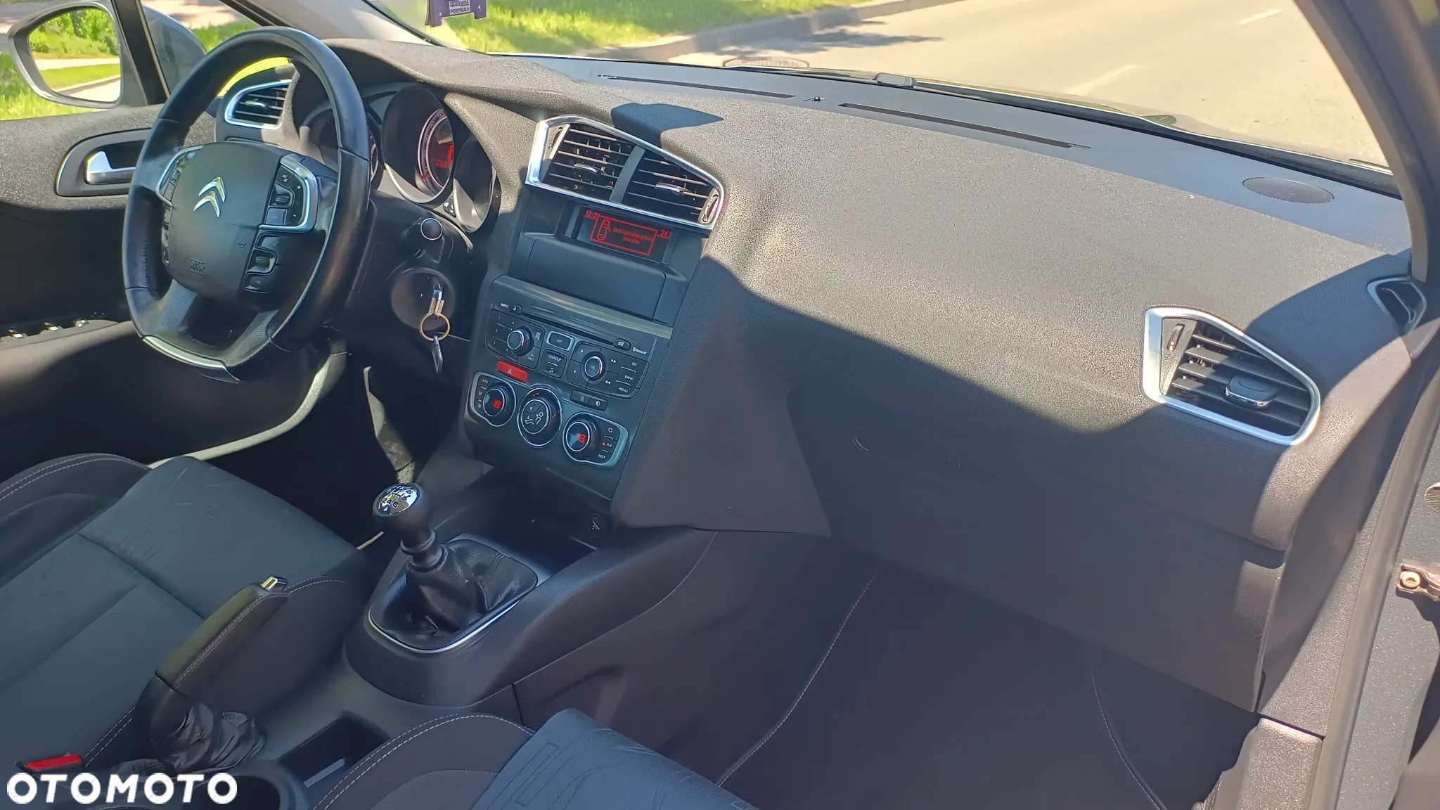 Citroën C4 e-HDi 110 Exclusive - 22