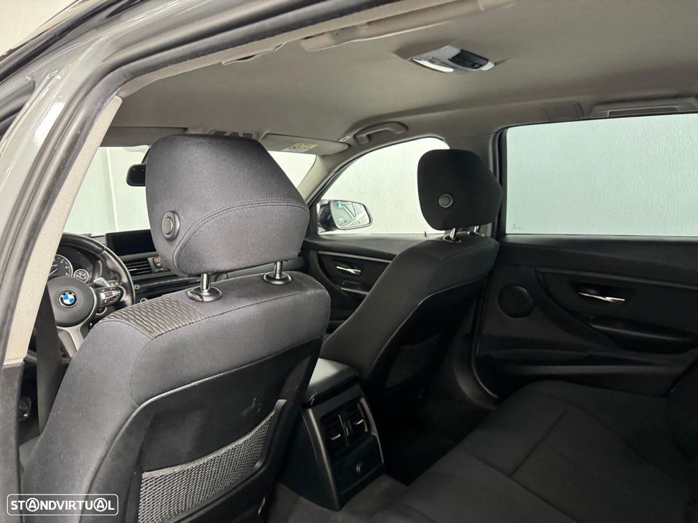 BMW 320 d Auto Pack M - 12