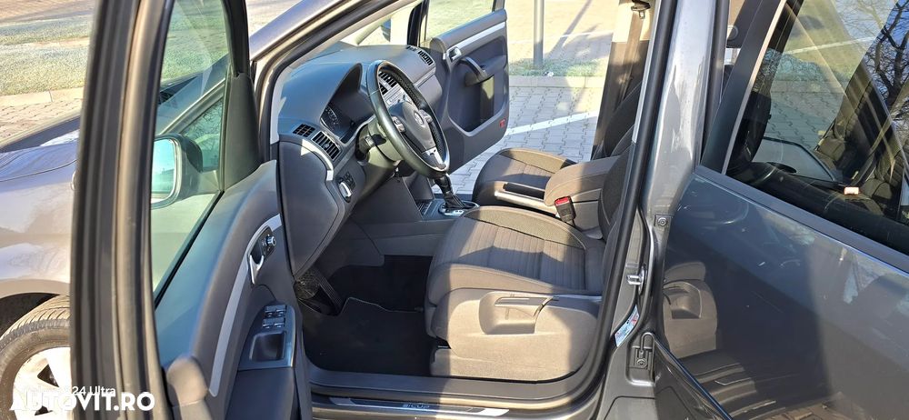 Volkswagen Touran 1.6 TDI DPF DSG Cup - 5