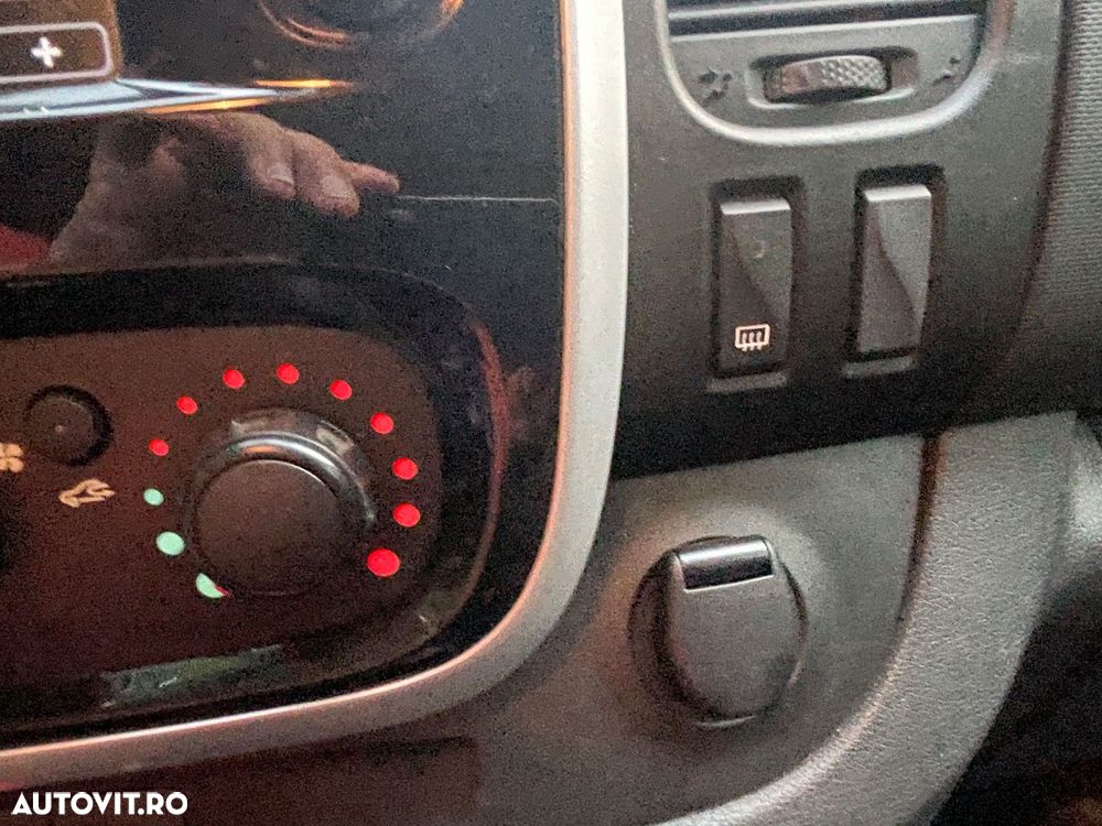 Opel Vivaro - 27