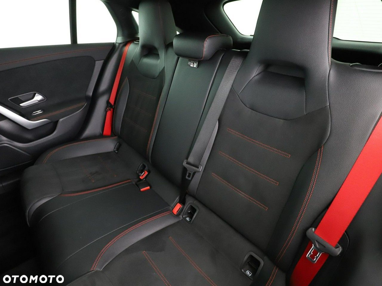 Mercedes-Benz CLA AMG 35 4Matic Shooting B AMG Speedshift 7G-DCT - 17