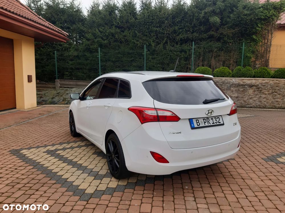 Hyundai i30 blue Kombi 1.4 YES Gold - 5