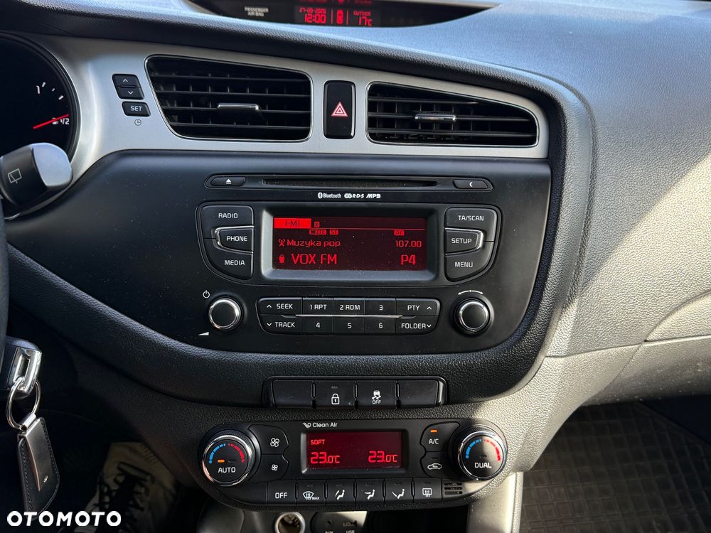 Kia Ceed - 14