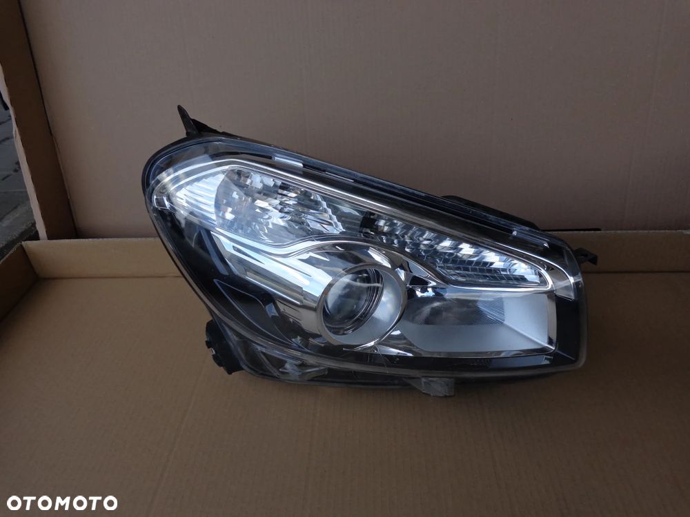 NISSAN QASHQAI J10 LIFT 10-12 lampa prawa przednia xenon - 2