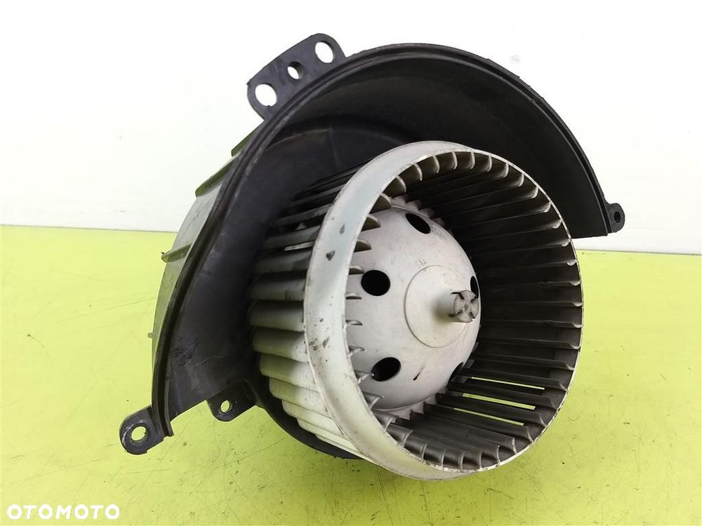 Dmuchawa wentylator NAWIEWU Opel Astra  III H 2004-2013 52421335 5591E12 - 1