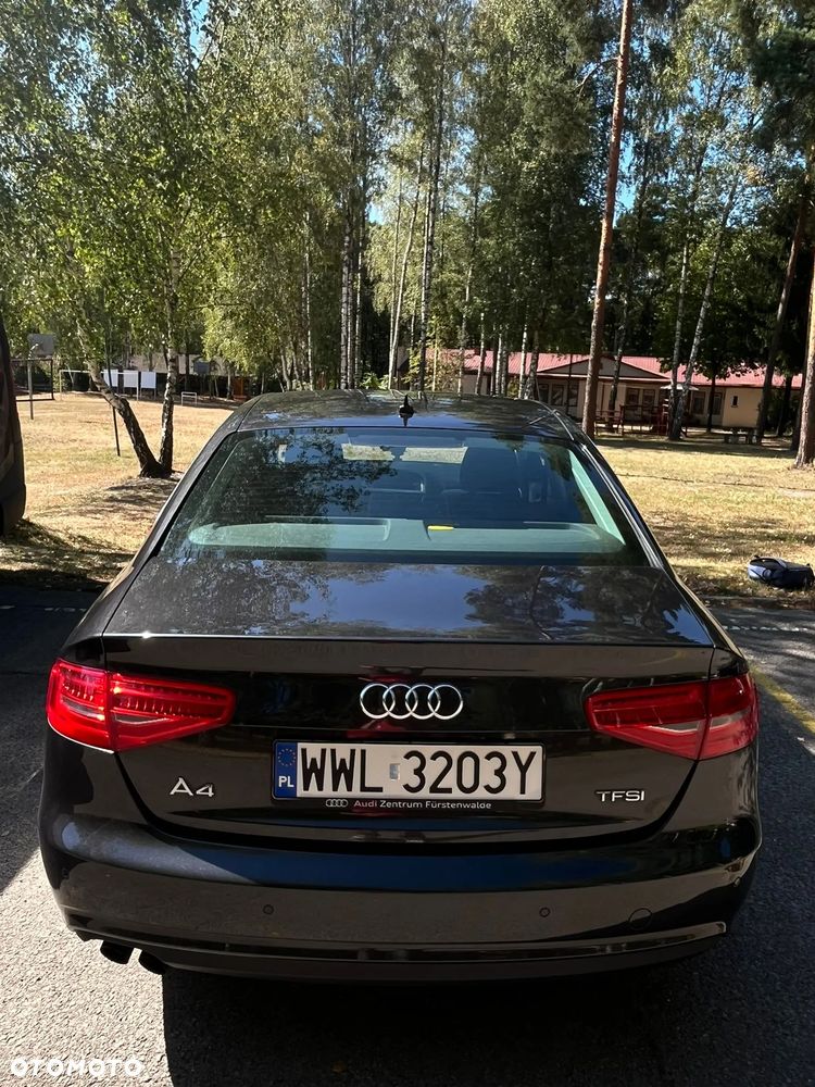 Audi A4 Limousine - 8