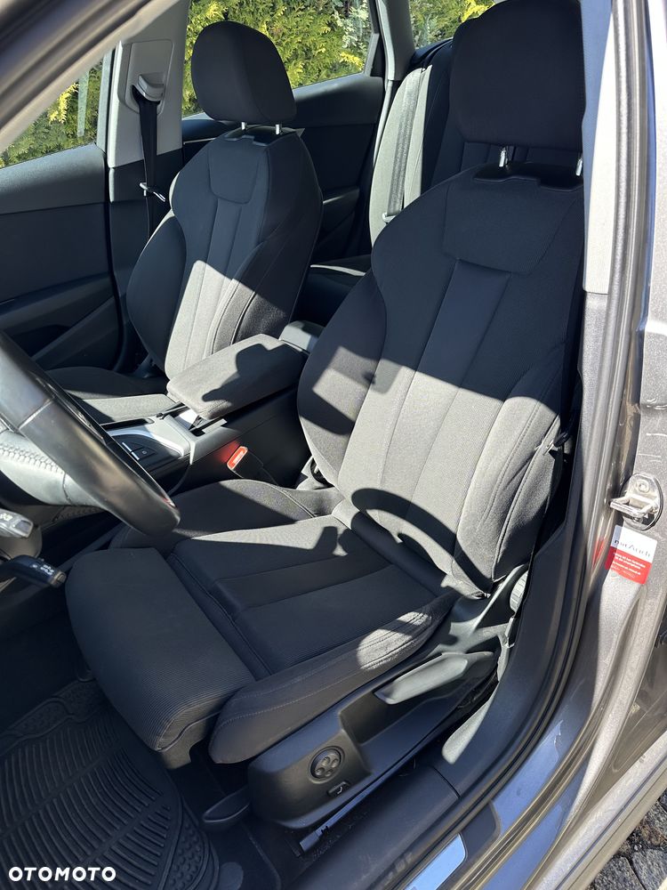 Audi A4 Avant 40 TFSI S tronic - 18