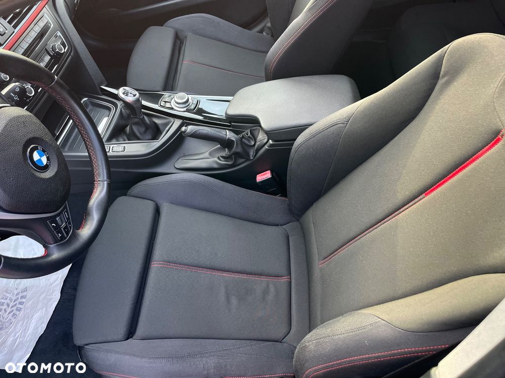 BMW Seria 3 318d DPF Edition Sport - 11