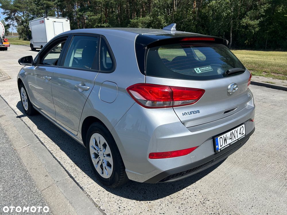 Hyundai i30 1.5 DPI Classic + - 15