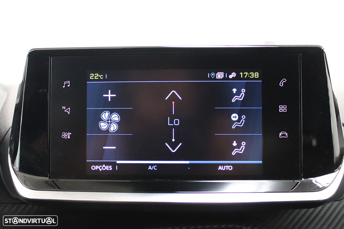 Peugeot e-2008 50 kWh GT - 13