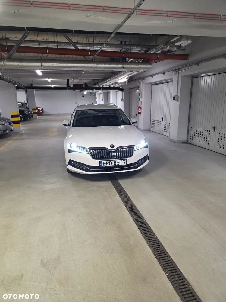 Skoda Superb 2.0 TDI SCR Style DSG - 1