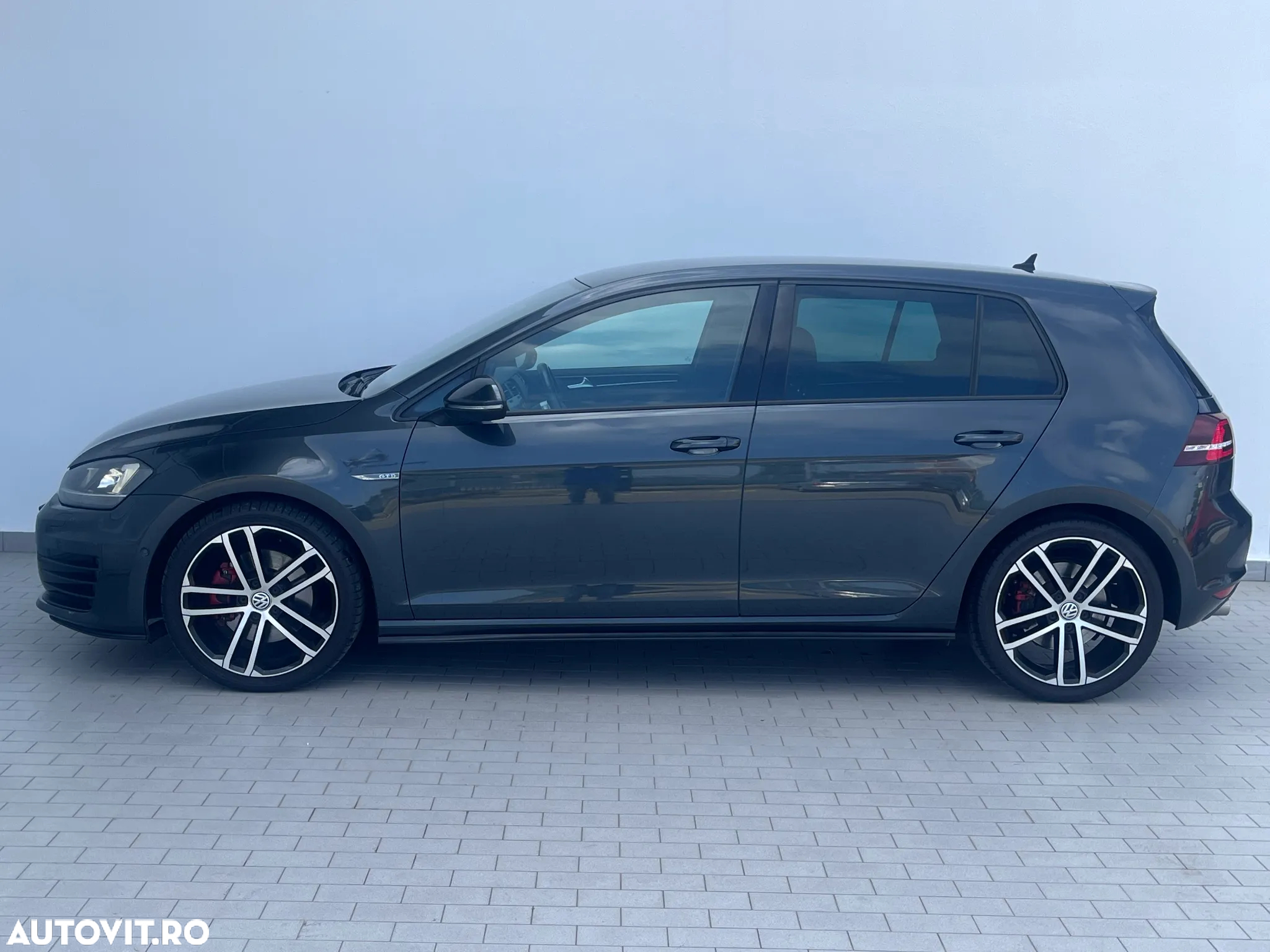 Volkswagen Golf 2.0 TDI GTD - 3