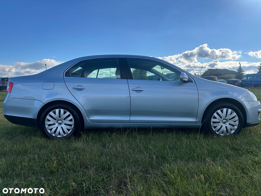 Volkswagen Jetta - 18