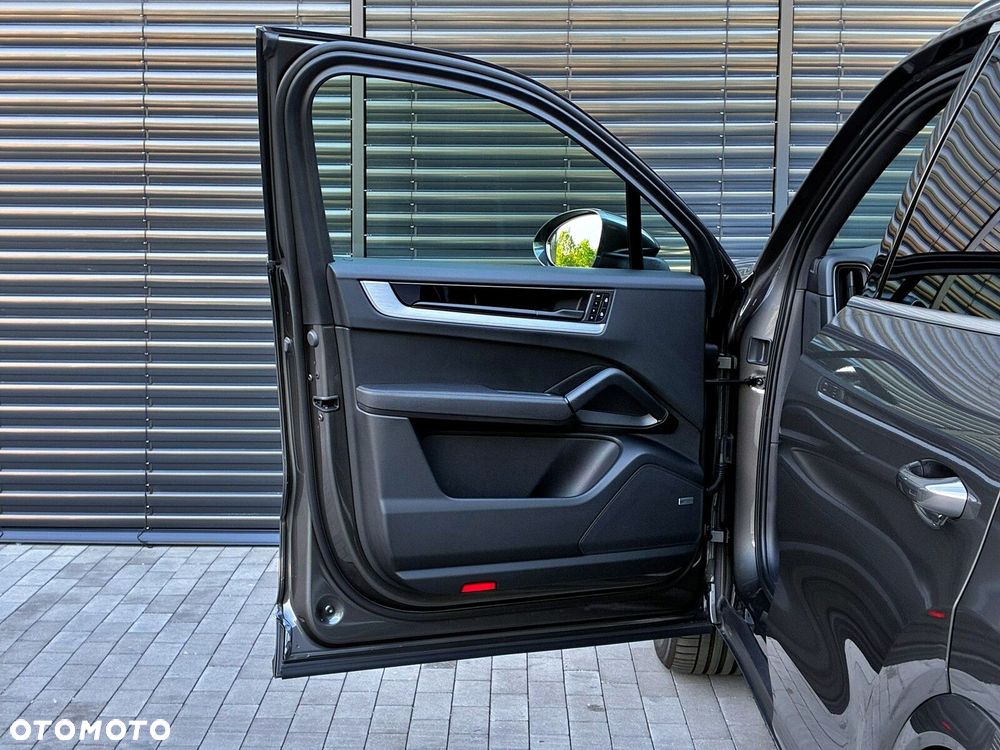 Porsche Cayenne - 25
