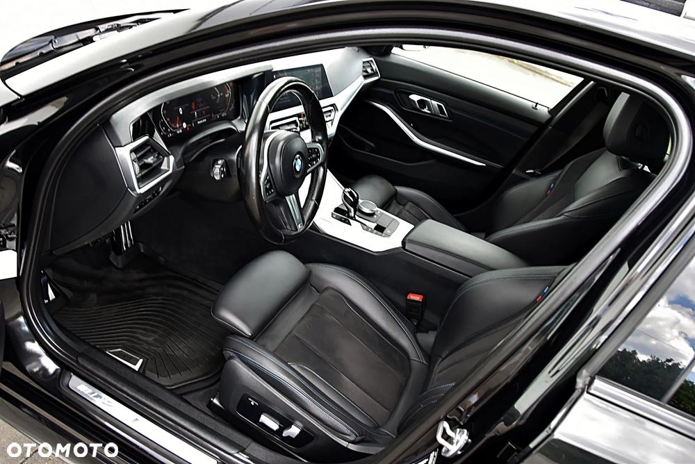 BMW Seria 3 330i xDrive - 16