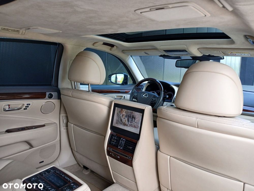 Lexus LS - 39