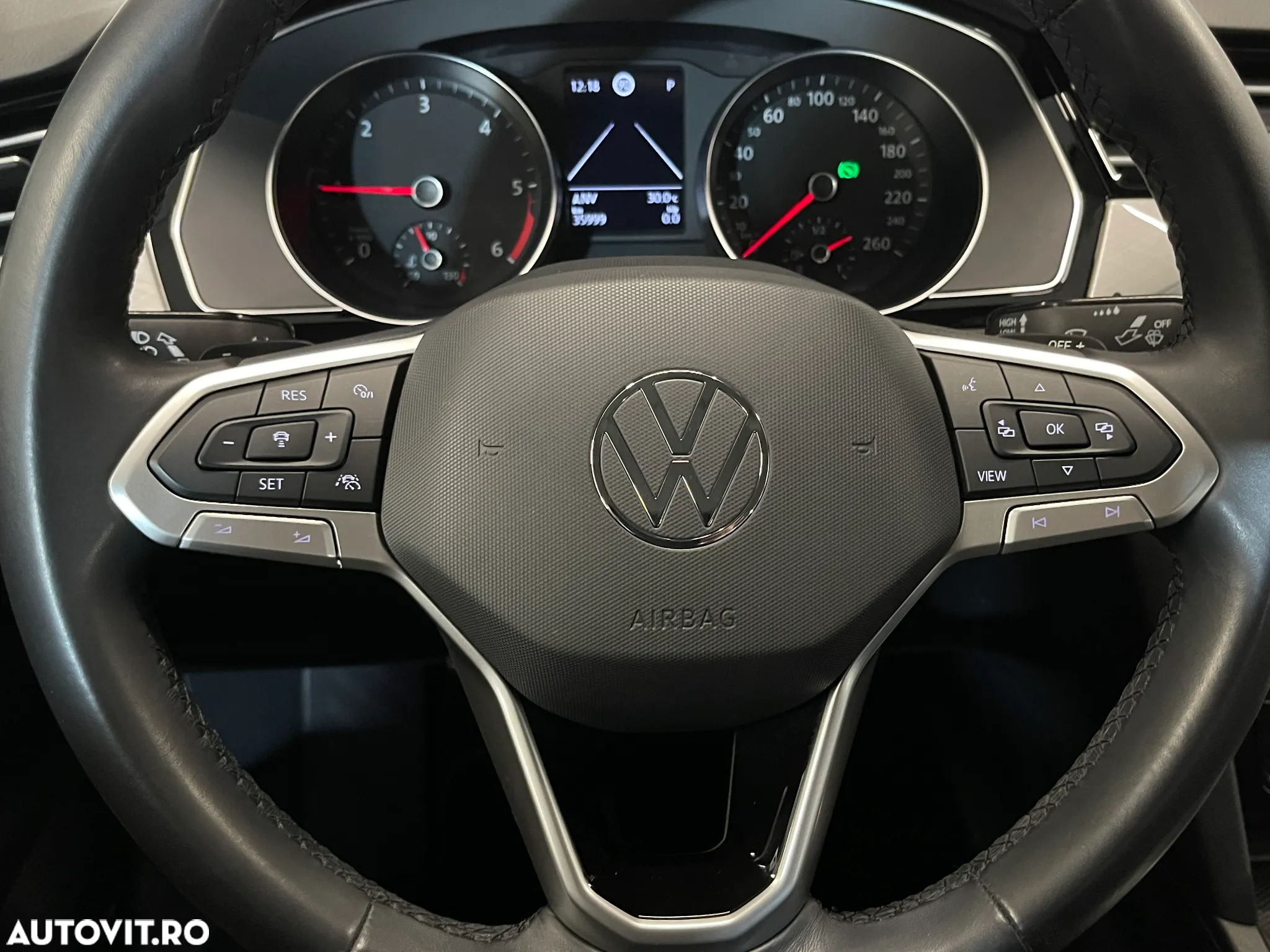 Volkswagen Passat 2.0 TDI DSG Comfortline - 25