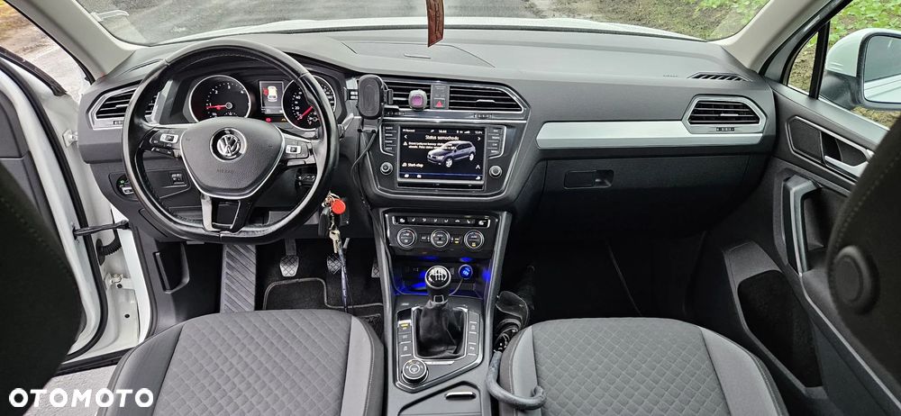 Volkswagen Tiguan 2.0 TDI SCR 4MOTION BlueMotion Technology Comfortline - 9