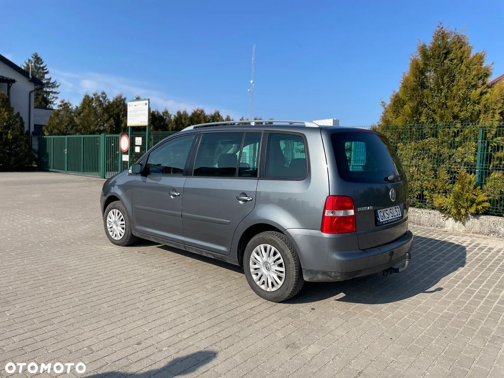 Volkswagen Touran 1.6 FSI - 3