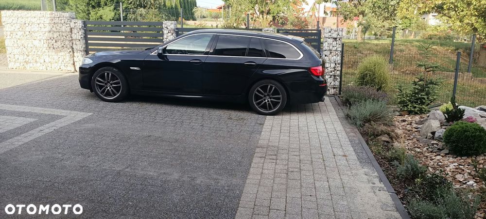 BMW 5 Series 2011 photo 2