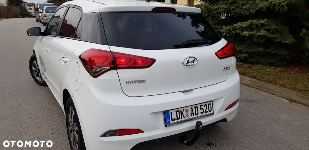 Hyundai i20 blue 1.2 Trend - 8