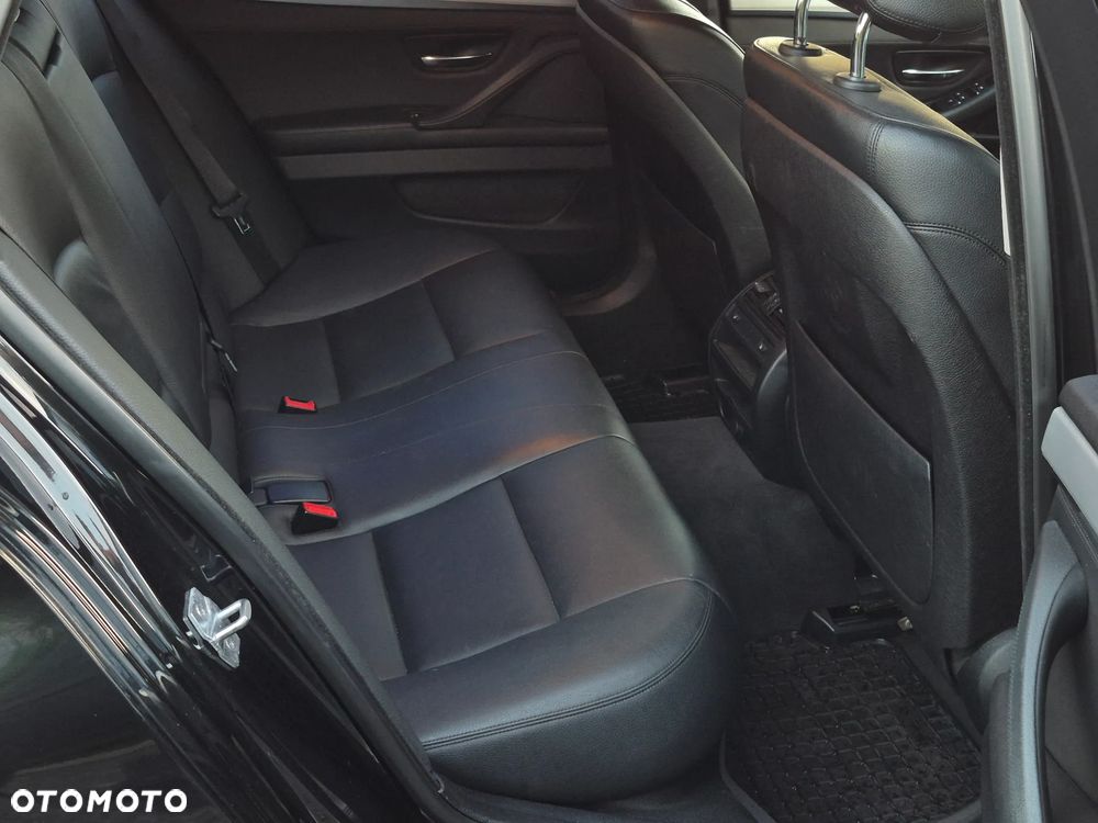 BMW Seria 5 525d - 14