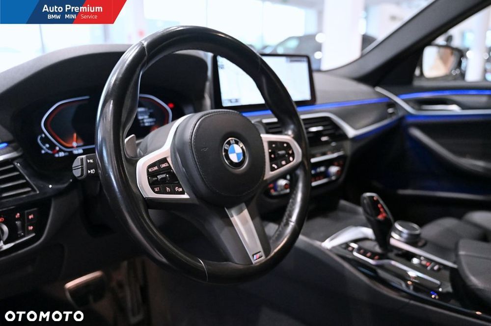 BMW Seria 5 520i mHEV - 8